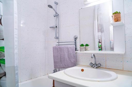 Bel Appartement T2 * Netflix * Terrasse* Parking 쿠루 외부 사진